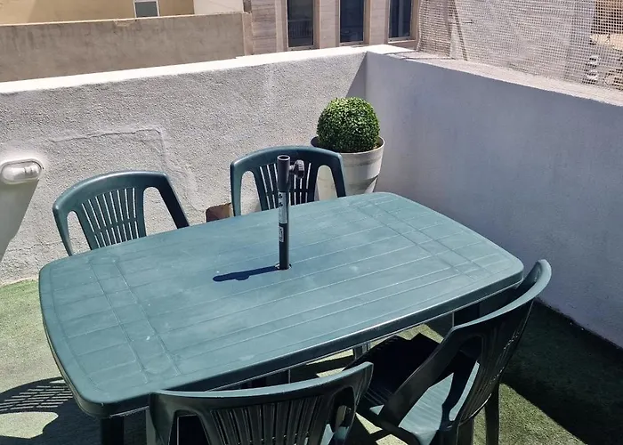 St Julian\'S Central Paceville Apartments