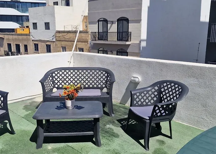 St Julian\'S Central Paceville Apartments